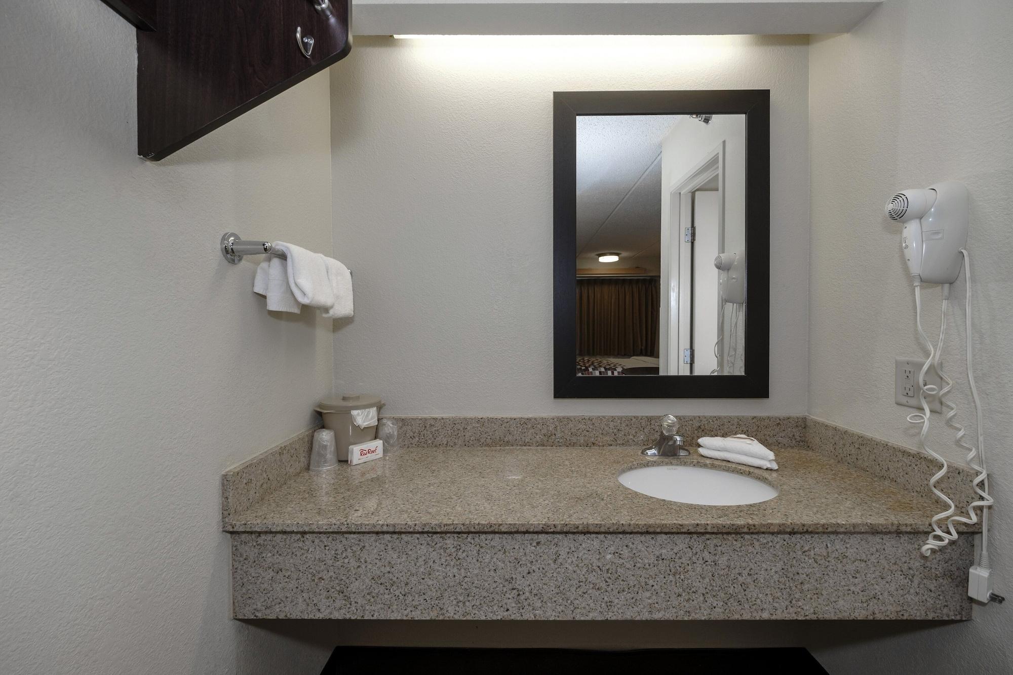 Red Roof Inn Tampa - Brandon Εξωτερικό φωτογραφία