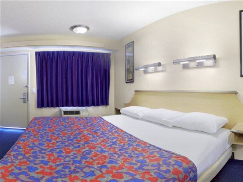 Red Roof Inn Tampa - Brandon Εξωτερικό φωτογραφία